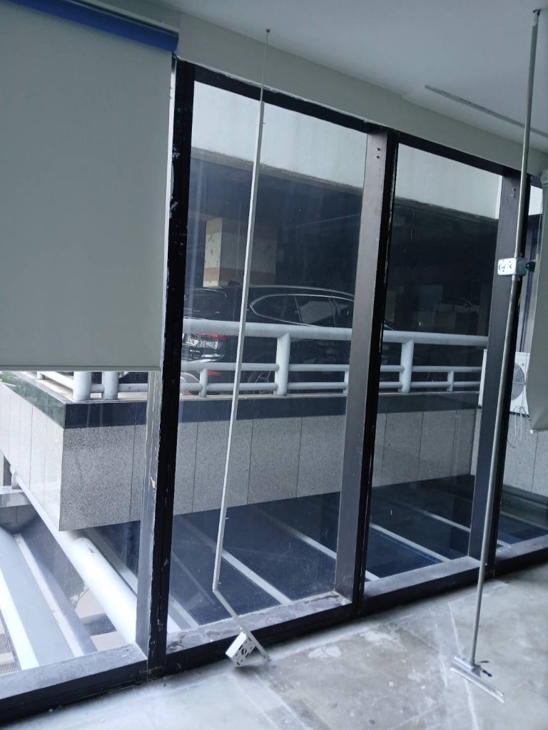 ท่อสายไฟรอการติดตั้งใหม่