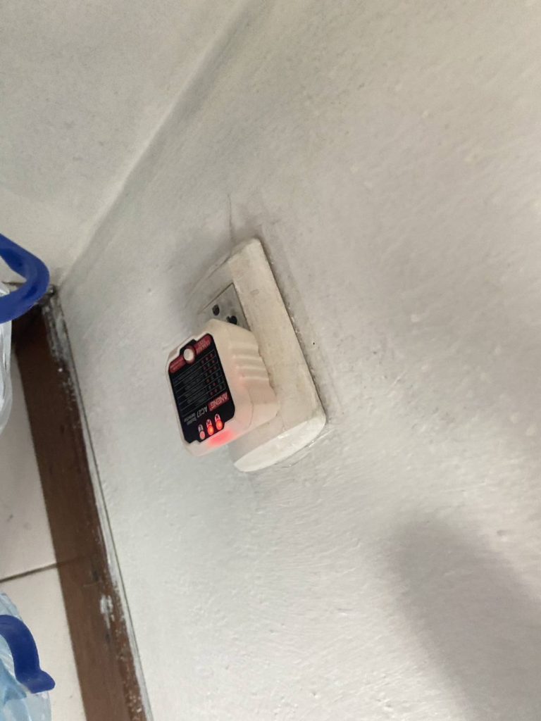 เช็กปลั๊กไฟ