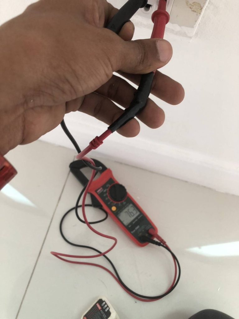 เช็กปลั๊กไฟ