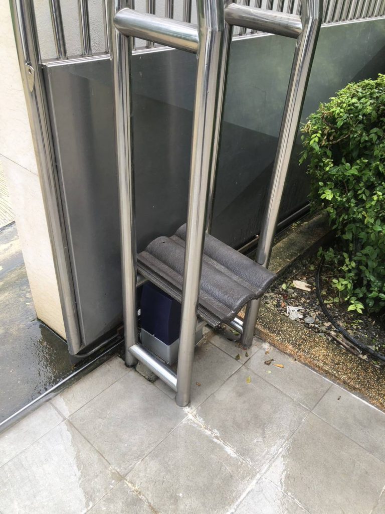 ซ่อมแก้ประตูรีโมท