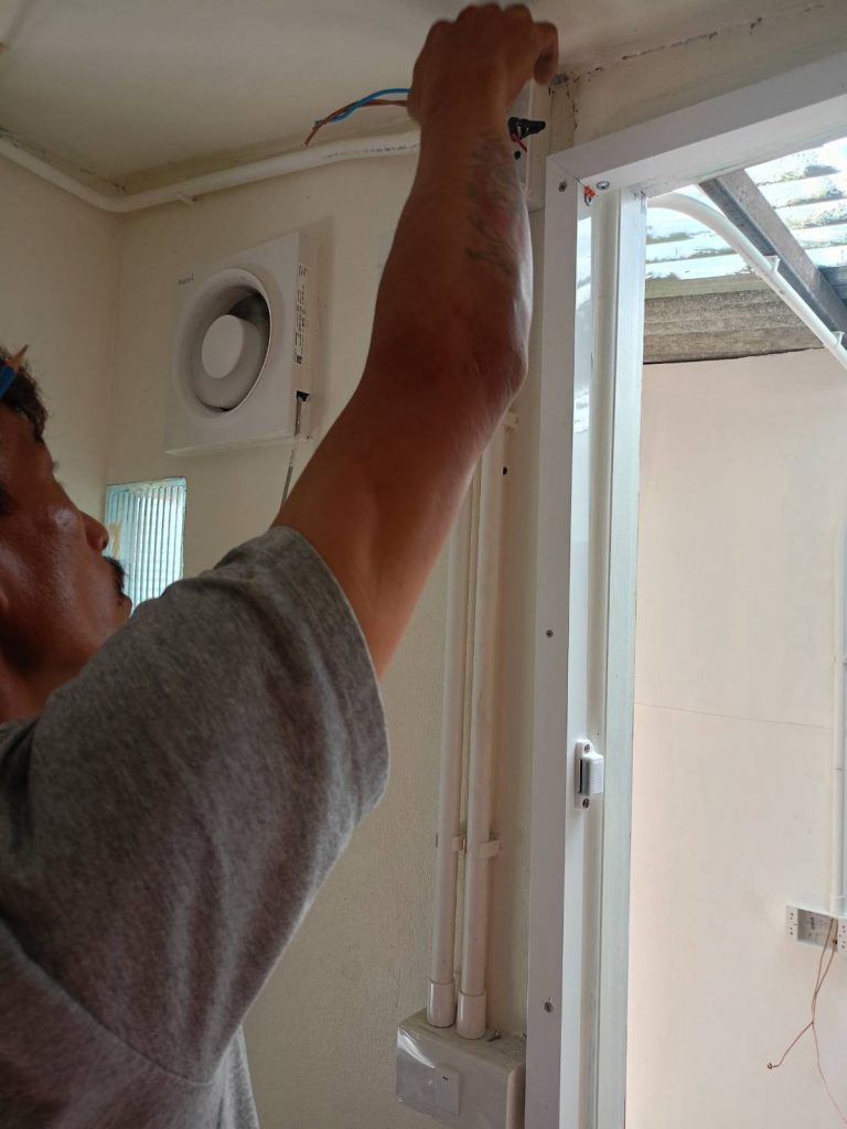 เดินสายไฟ