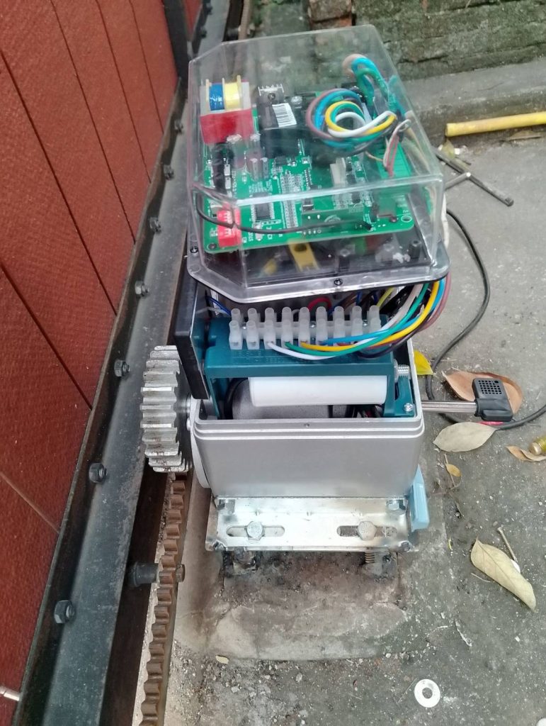 งานติดตั้งประตูรีโมท