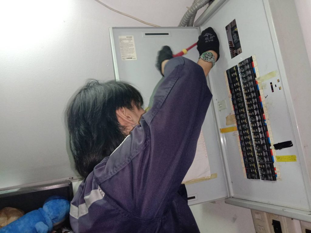 ตรวจเช็กตู้โหลดเซ็นเตอร์