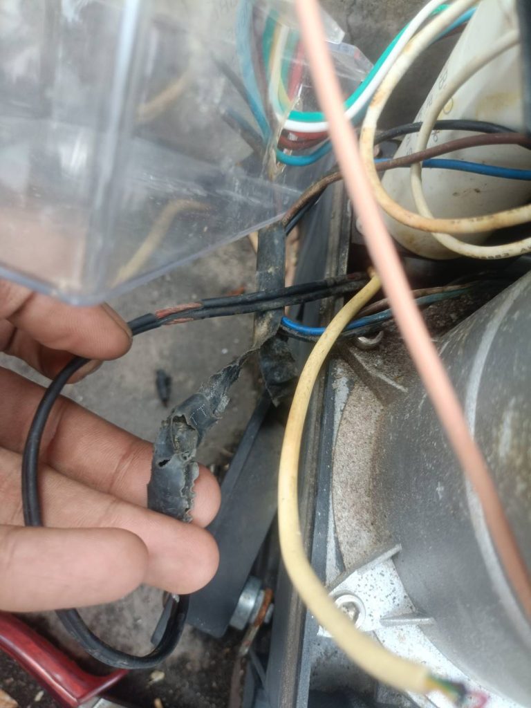 สายไฟมอเตอร์ชำรุด