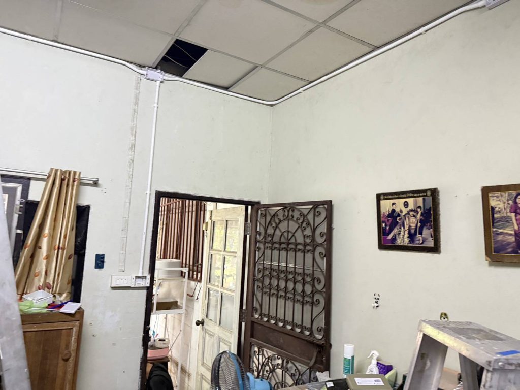 เดินท่อร้อยสายไฟ