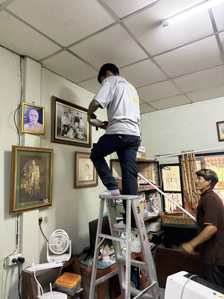 เดินท่อร้อยสายติดตั้งปลั๊ก