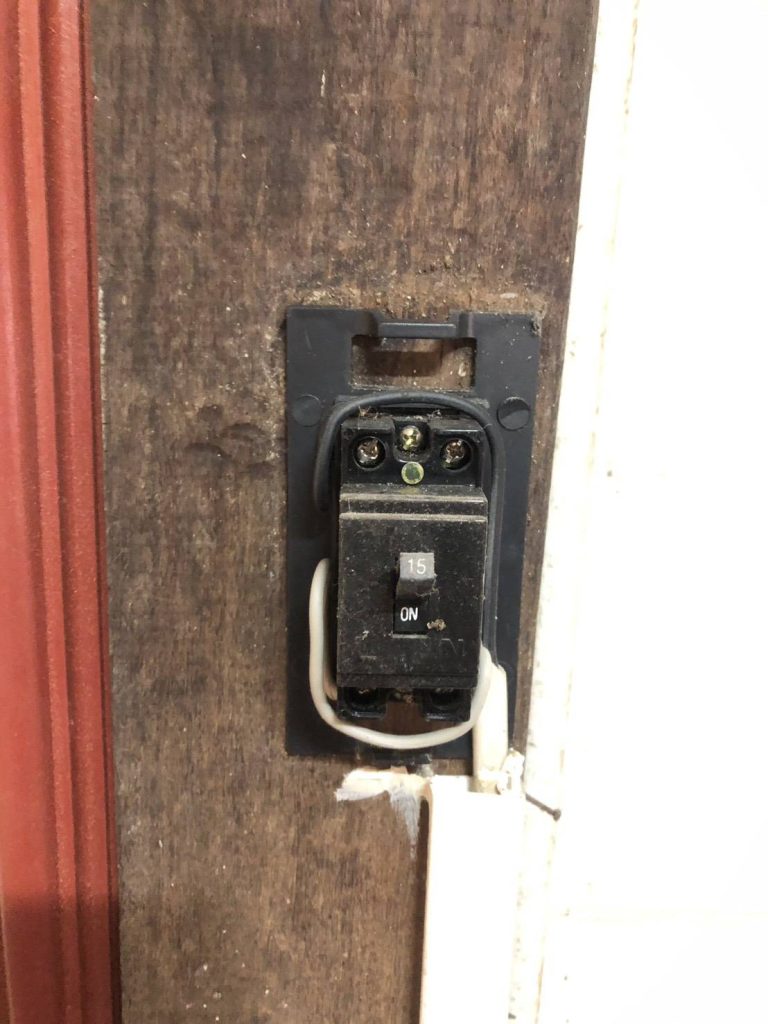 เบรกเกอร์