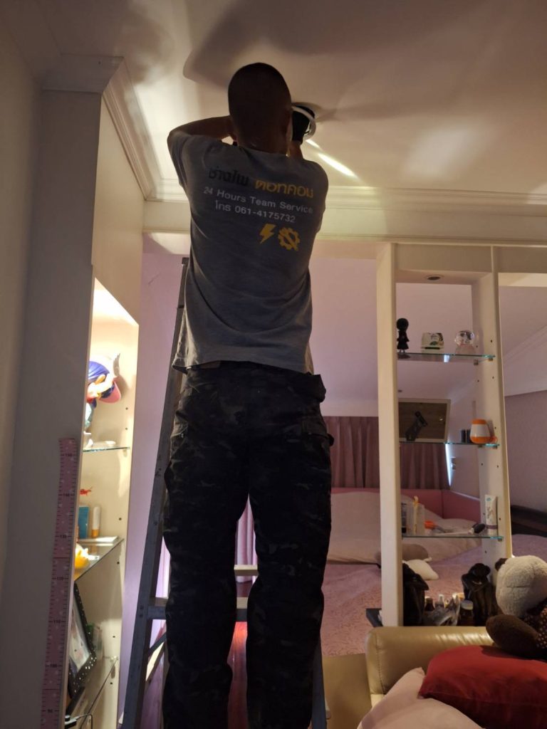 ติดตั้งดาวน์ไลท์