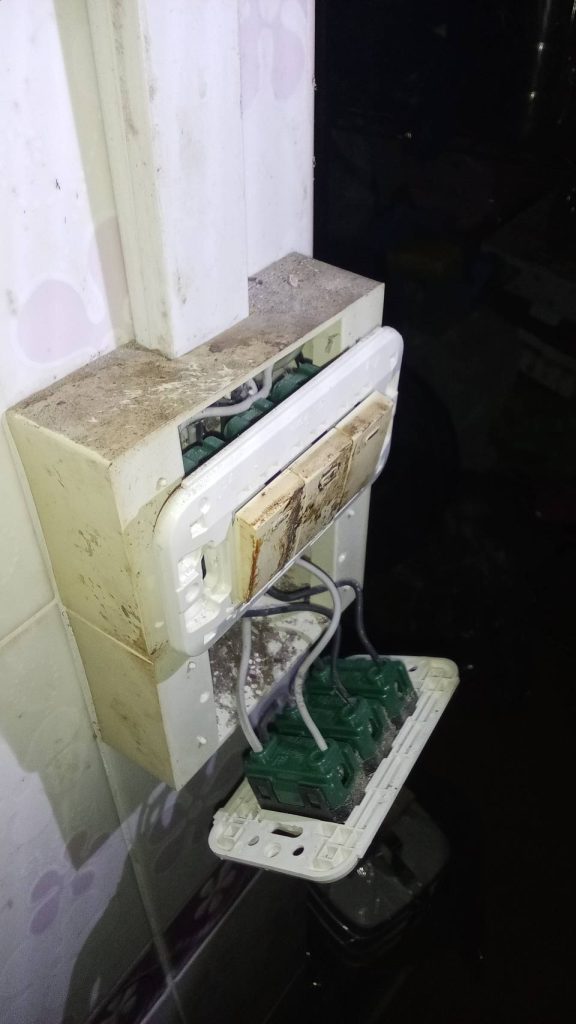 รื้อปลั๊กเช็กสาย