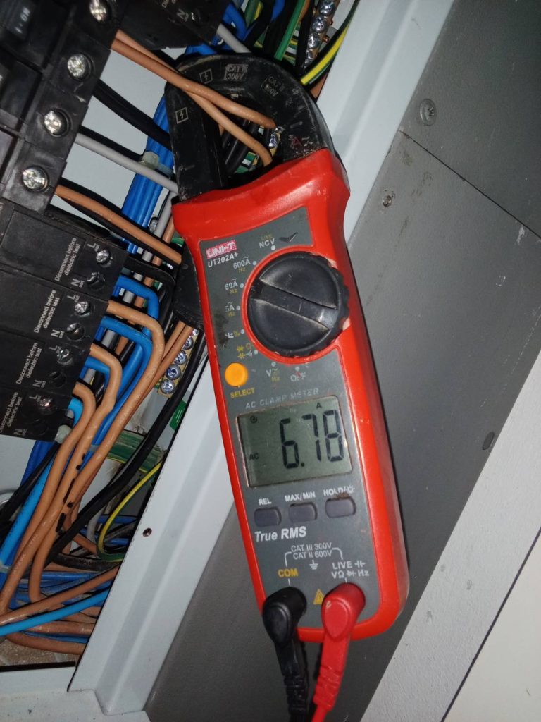 วัดไฟตู้โหลดเซ็นเตอร์