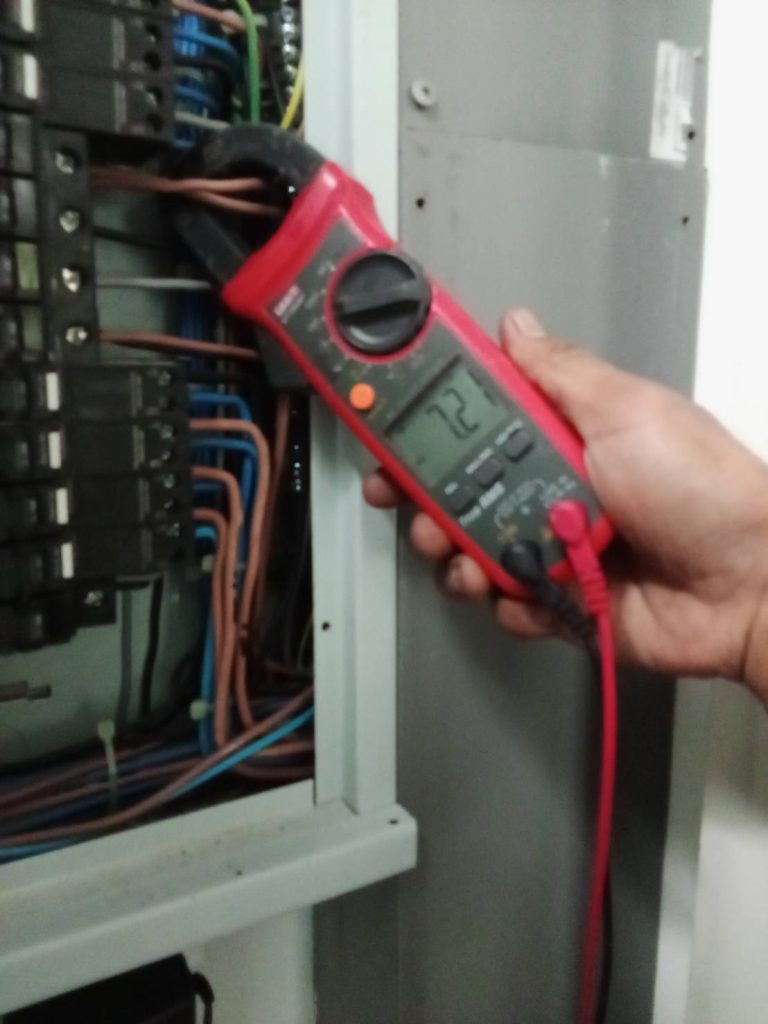 วัดไฟตู้โหลดเซ็นเตอร์