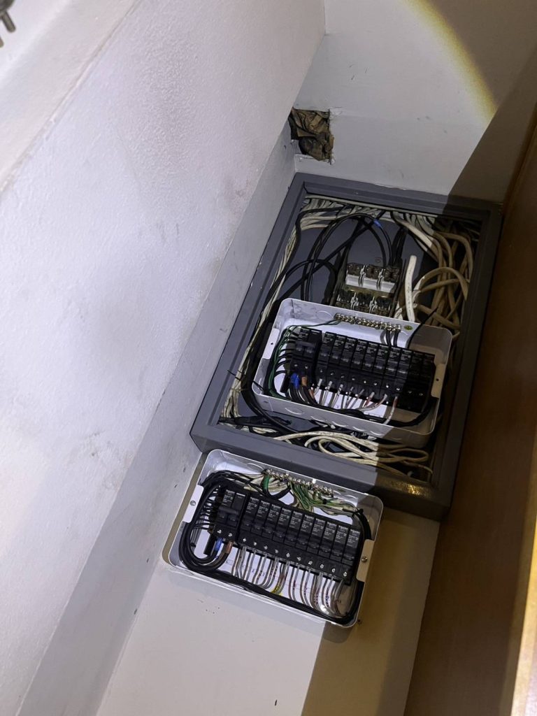 ตู้คอนซูมเมอร์