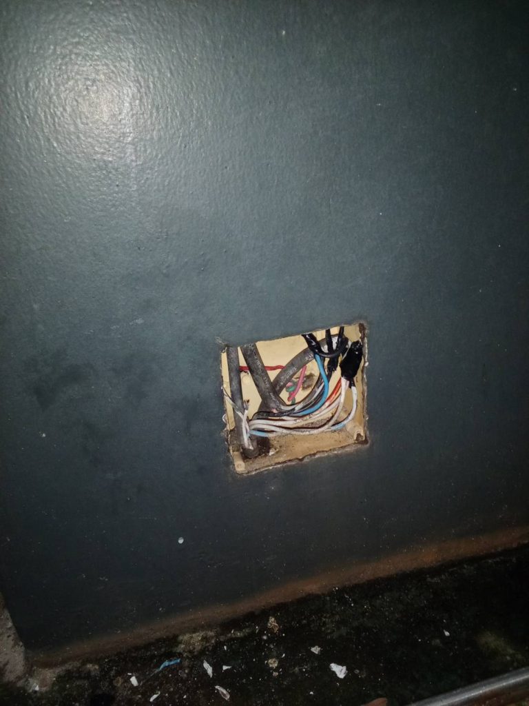 เช็กจุดต่อสายไฟ