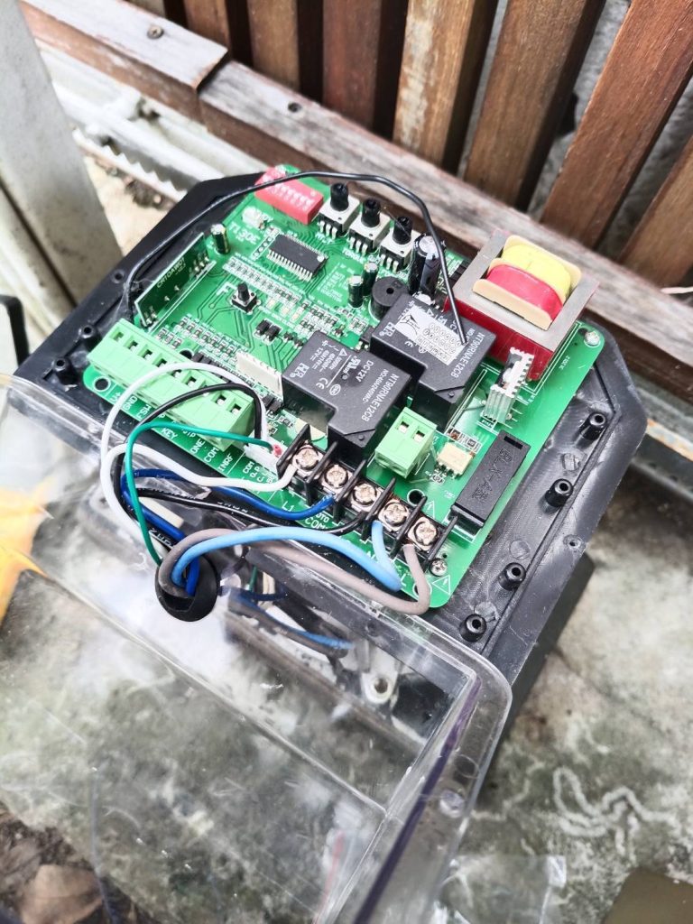 ติดตั้งมอเตอร์ประตูรีโมท