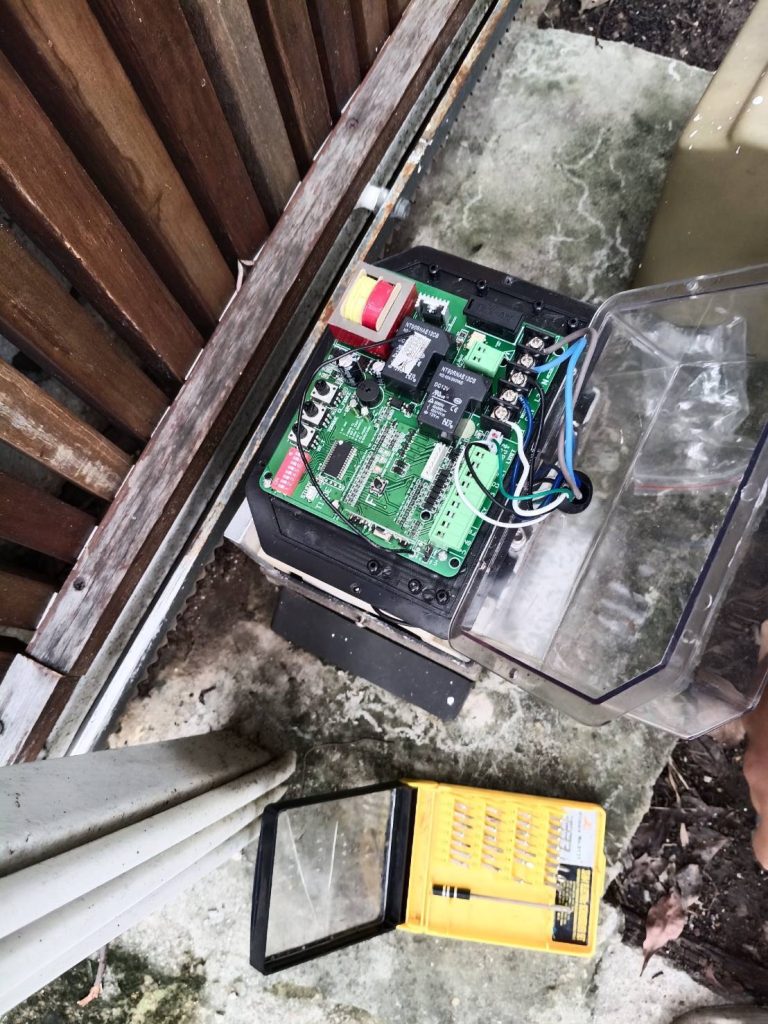 ติดตั้งมอเตอร์ประตูรีโมท