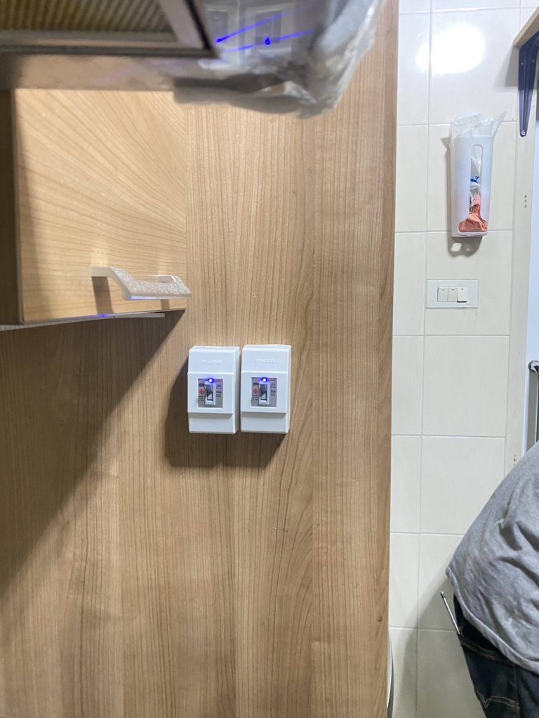 เบรกเกอร์