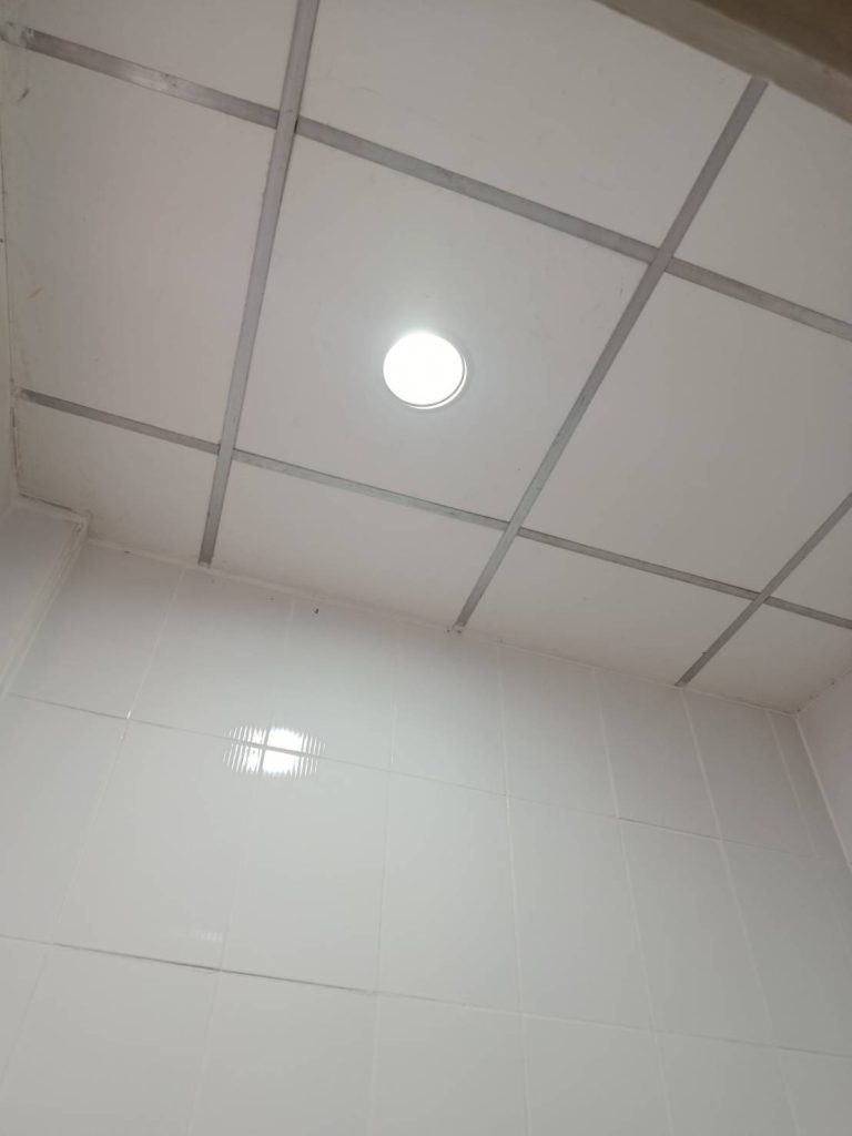 ไฟเพดาน