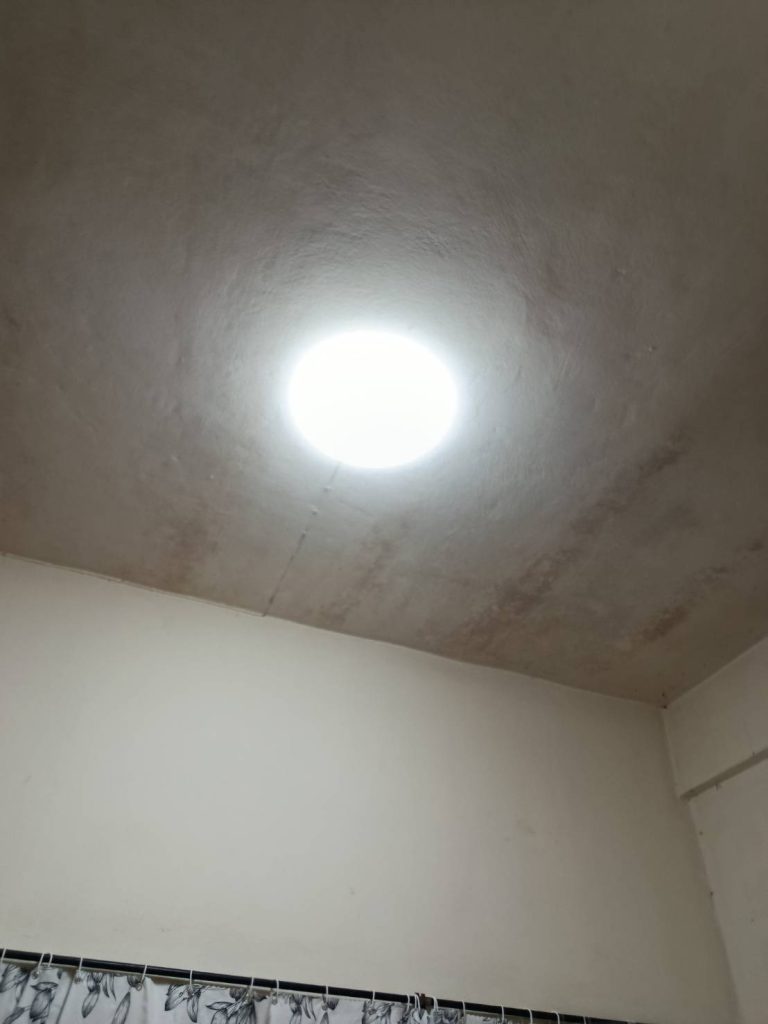 ไฟเพดาน