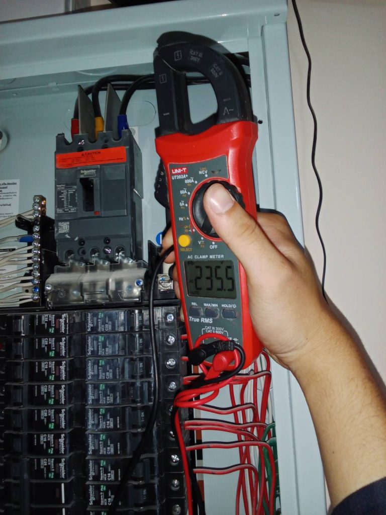 วัดไฟตู้โหลดเซ็นเตอร์