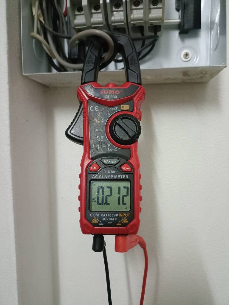 คล้องสายวัดไฟ