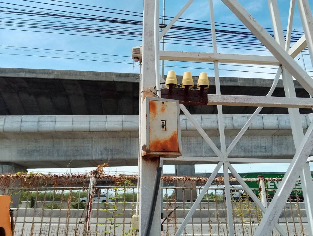 ตู้ไฟสนิมขึ้น