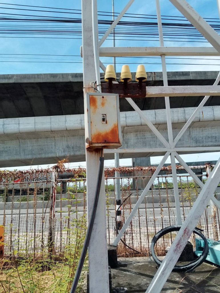 ตู้ไฟสนิมขึ้น