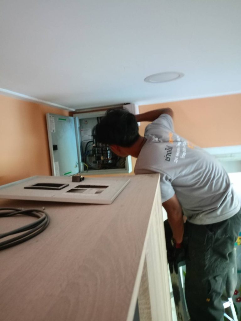 ซ่อมไฟหน้าตู้