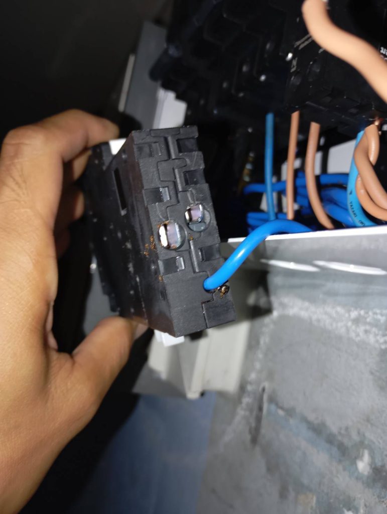 ตรวจเช็กเบรกเกอร์