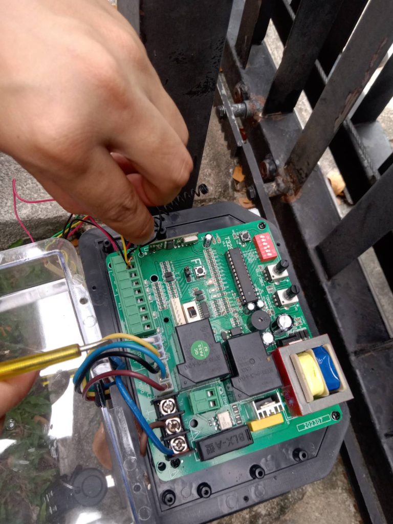 ซ้อมมอเตอร์ประตูรีโมท