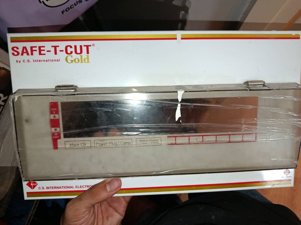 ฝาครอบตู้คอนซูมเมอร์