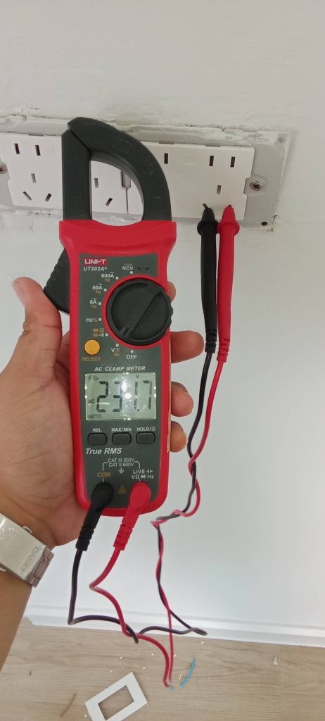 เช็กปลั๊กไฟ