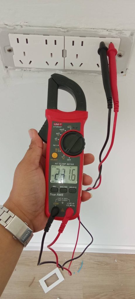 เช็กปลั๊กไฟ