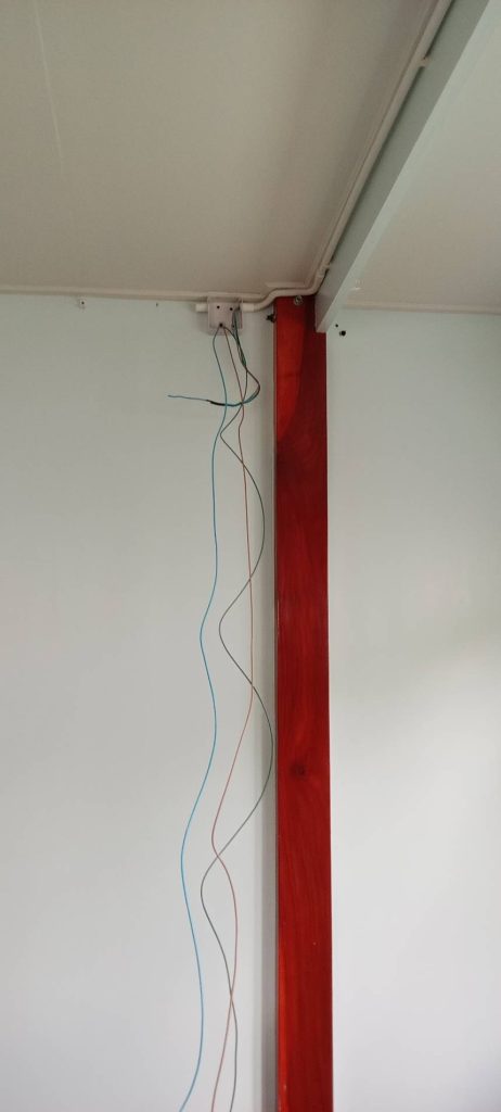 เดินท่อร้อยสายไฟ