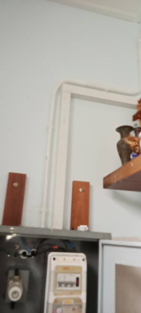 เดินท่อร้อยสายไฟ