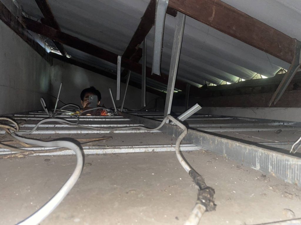 ตรวจเช็กแนวสายไฟบนฝ้า