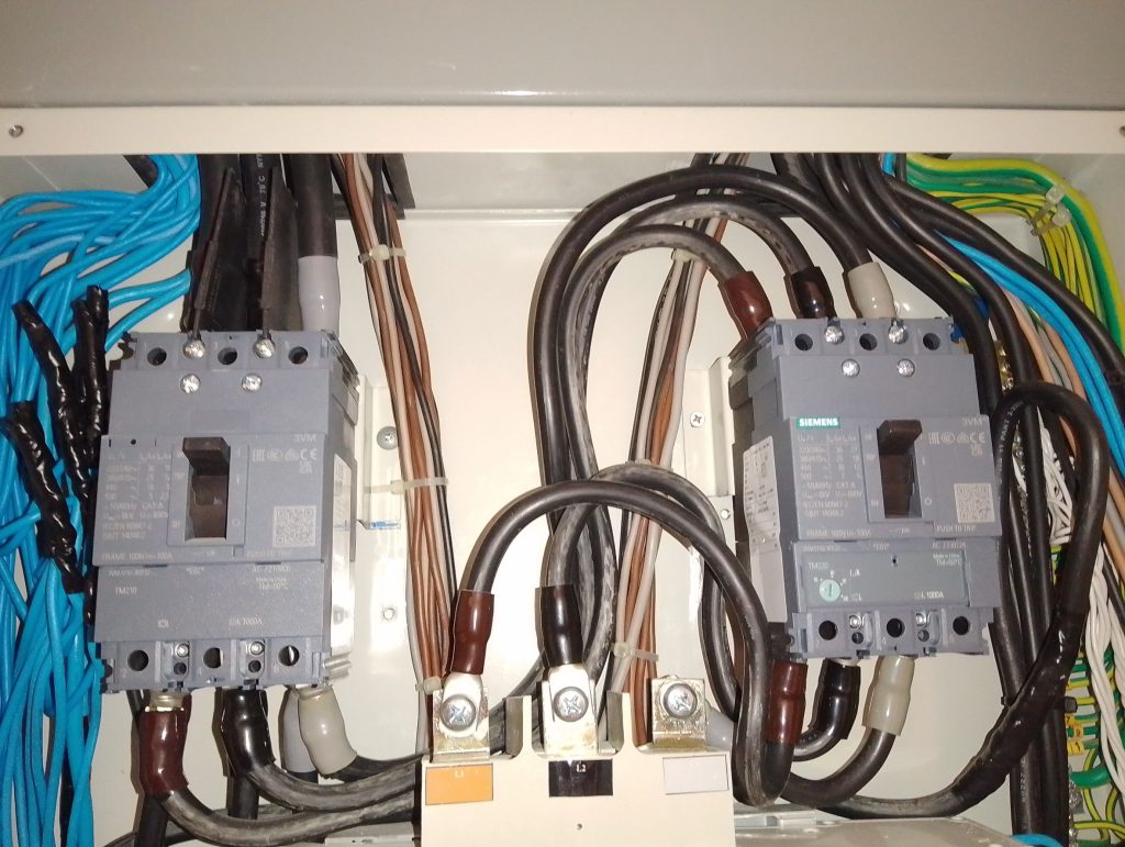 เมนเบรกเกอร์