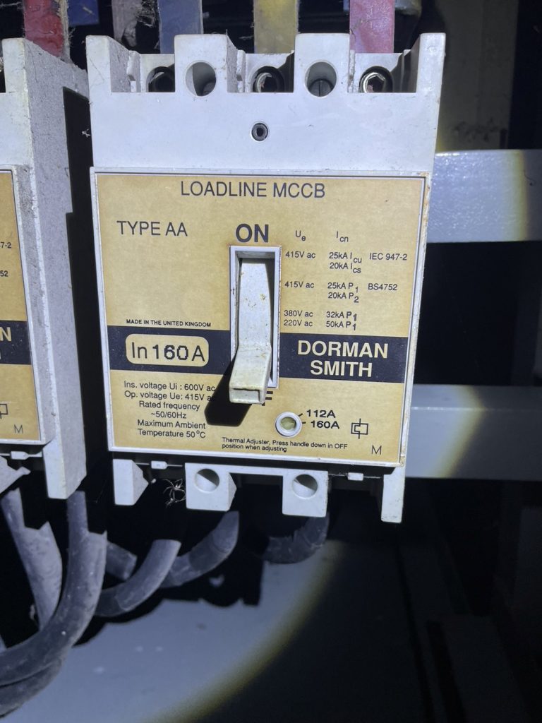 เซอร์กิตเบรกเกอร์แบบหล่อ