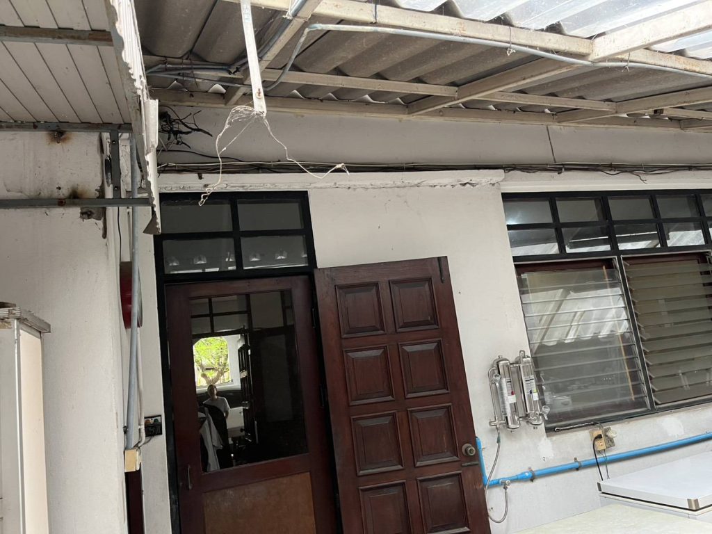 แนวท่อสายไฟ