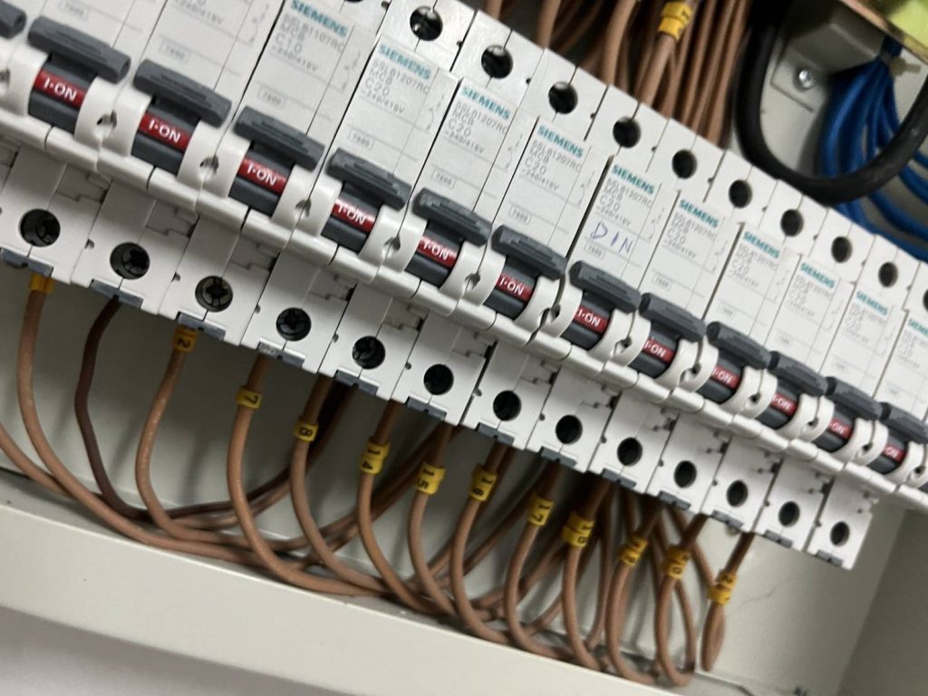 เบรกเกอร์ลูกย่อย