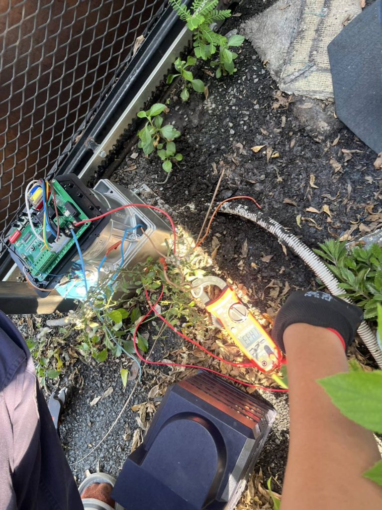 ตรวจเช็กสายไฟมอเตอร์ประตูรีโมท