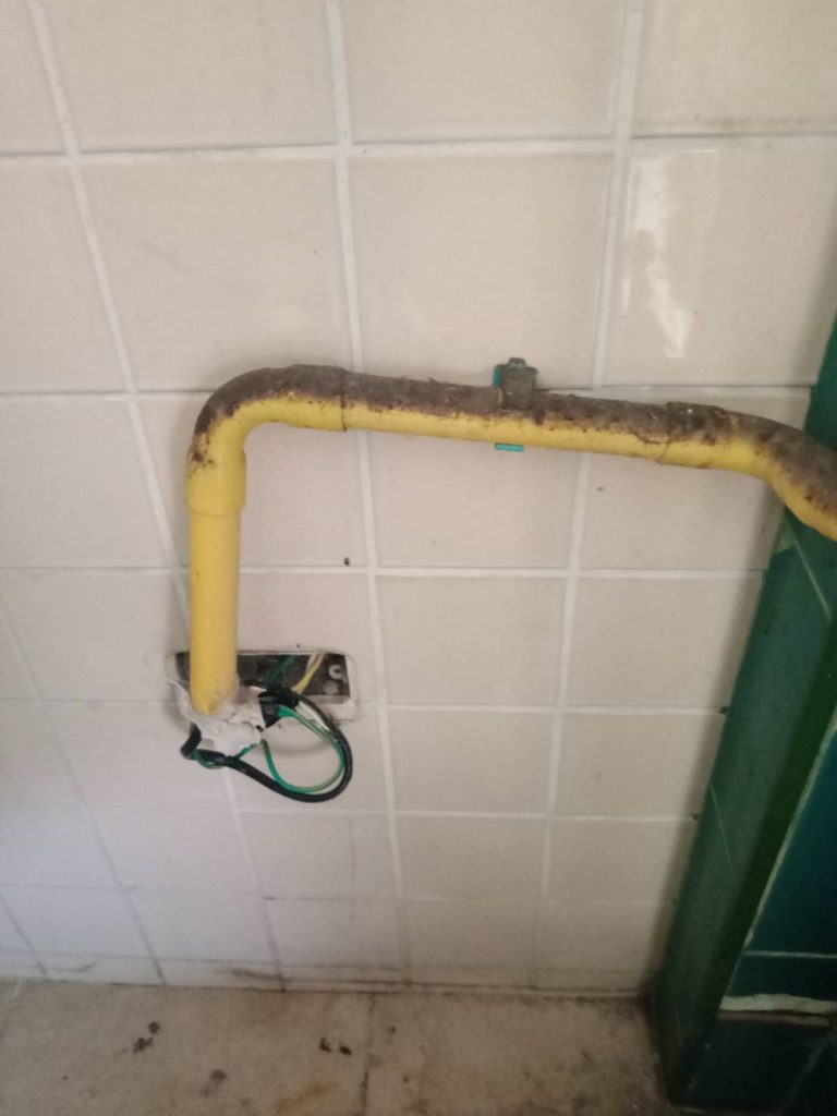 จุดต่อสายไฟ