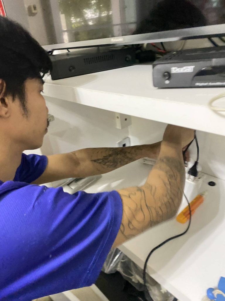 ตรวจเช็กปลั๊กไฟ