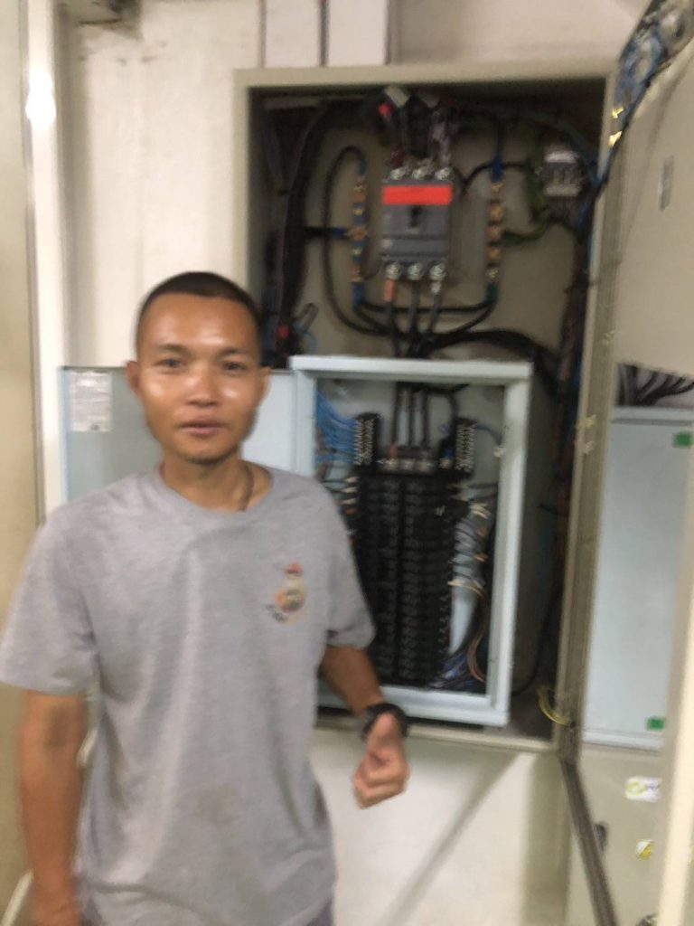 งานติดตั้งตู้โหลดเซ็นเตอร์