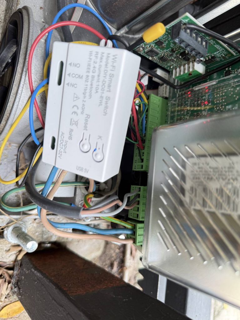 ตรวจเช็กวงจรมอเตอร์ประตูรีโมท