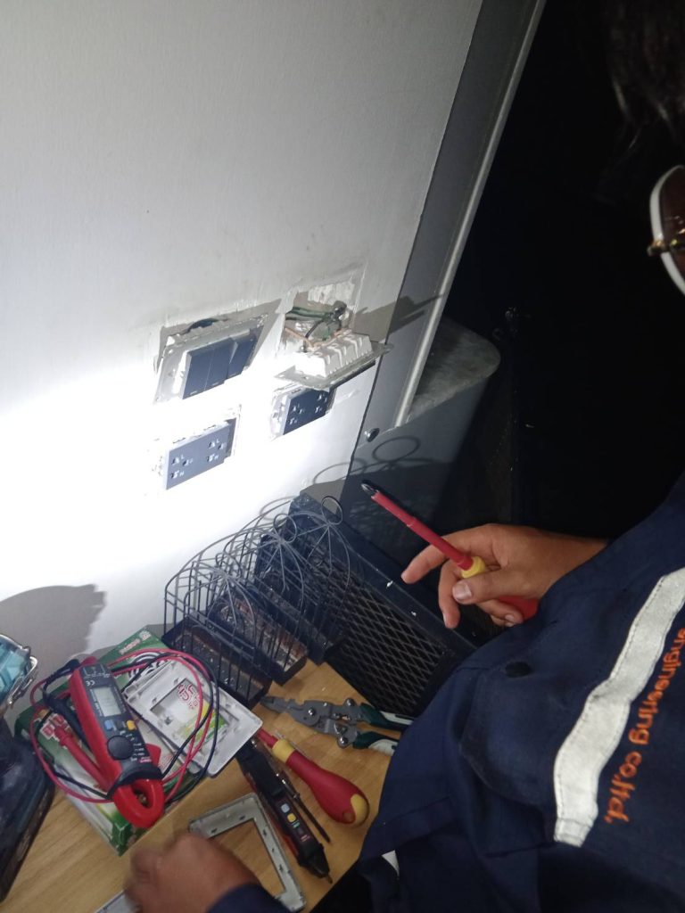 รื้อปลั๊กหาจุดช็อต