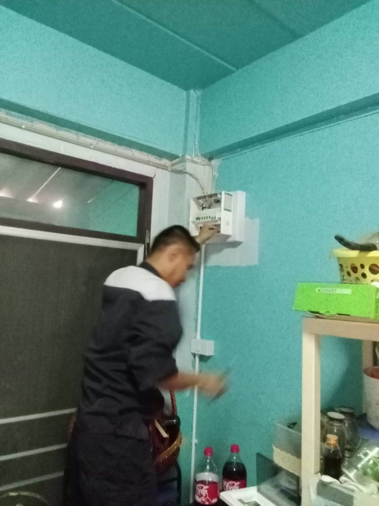 ติดตั้งเบรคเกอร์