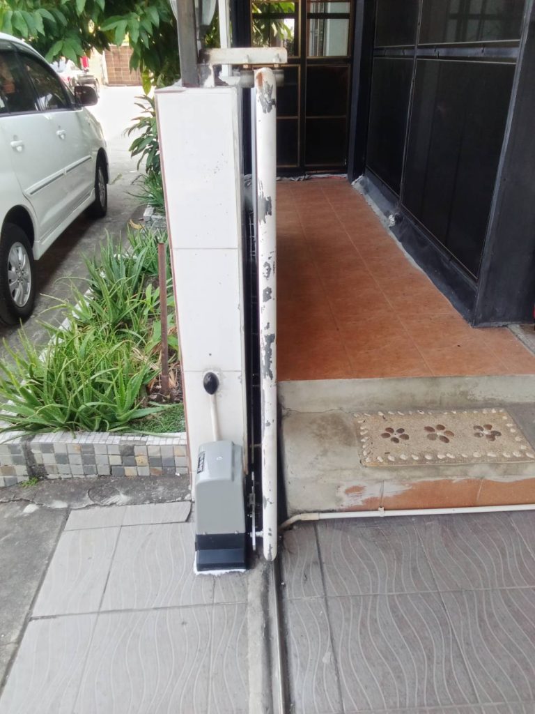 มอเตอร์และเซ็นเซอร์ประตูรีโมท