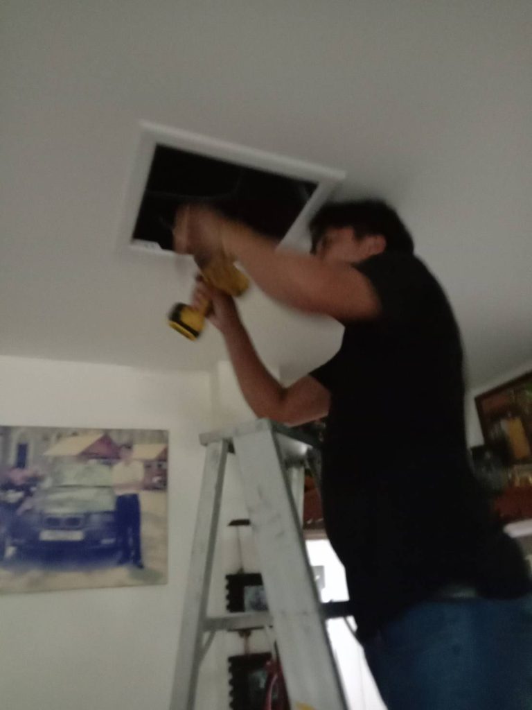 เจาะเปิดฝ้าทำช่องเซอร์วิส