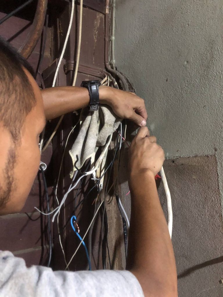 จัดเตรียมสายไฟ