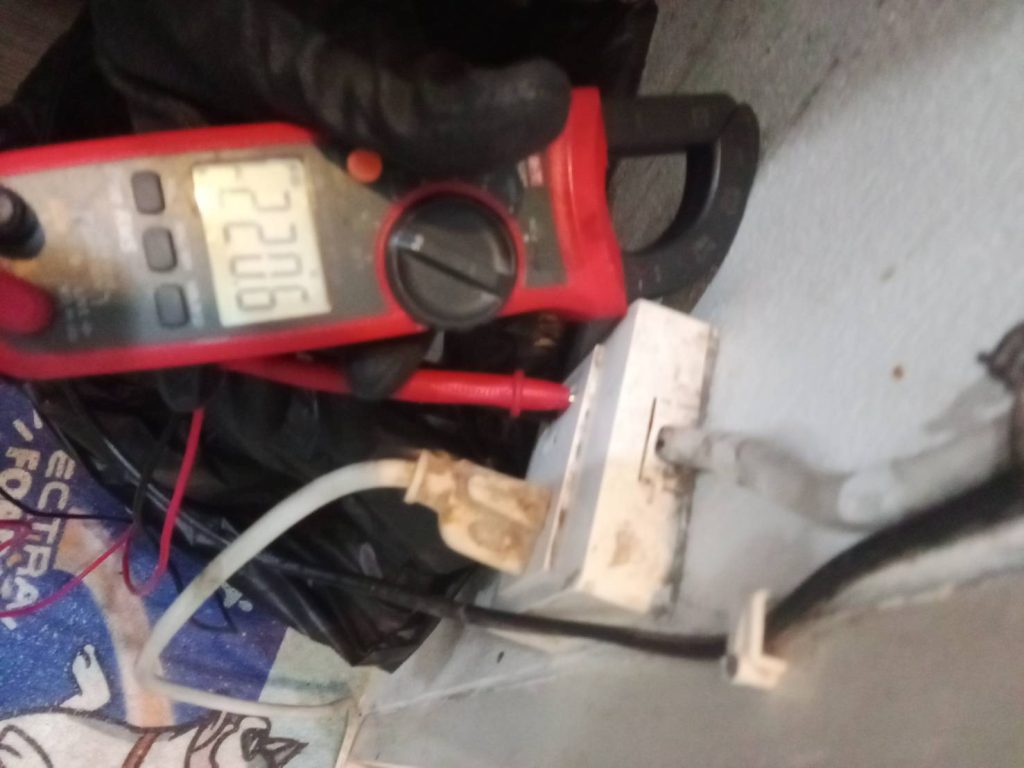 ตรวจเช็กปลั๊กไฟ